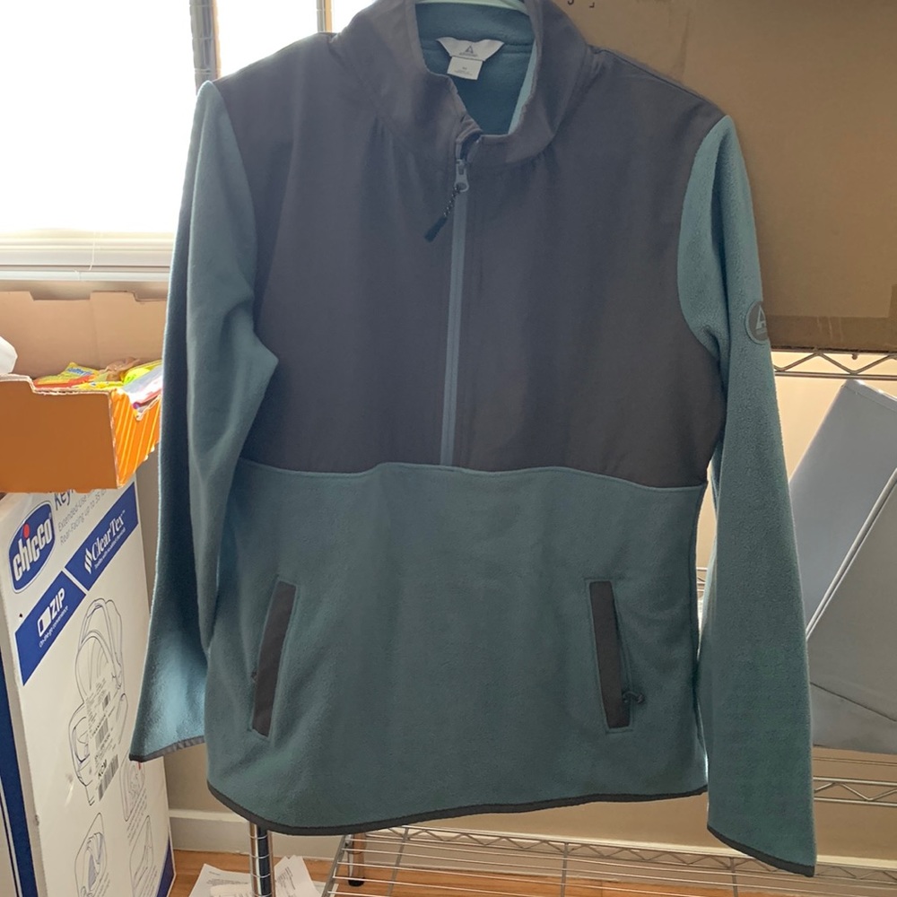Ascend half zip pull over.